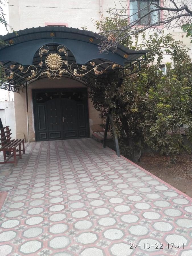 Western House Bed & Breakfast Qorowul Exterior foto
