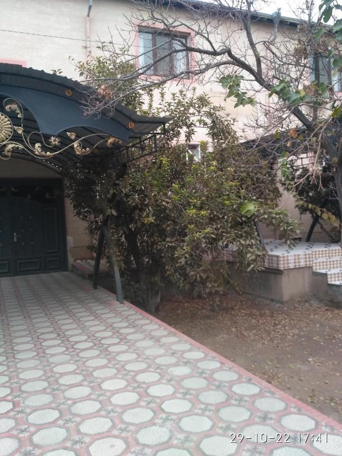 Western House Bed & Breakfast Qorowul Exterior foto